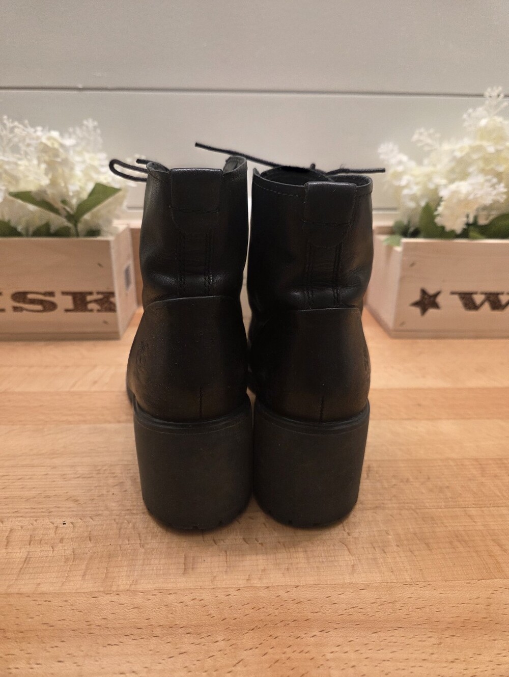 Timberland Averly Lace Chukka Boots Black Leather Block Heel Women's Sz 8.5 - Picture 4 of 10